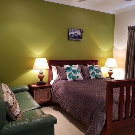 Sonja'S Bed And Breakfast Lightning Ridge Bagian luar foto