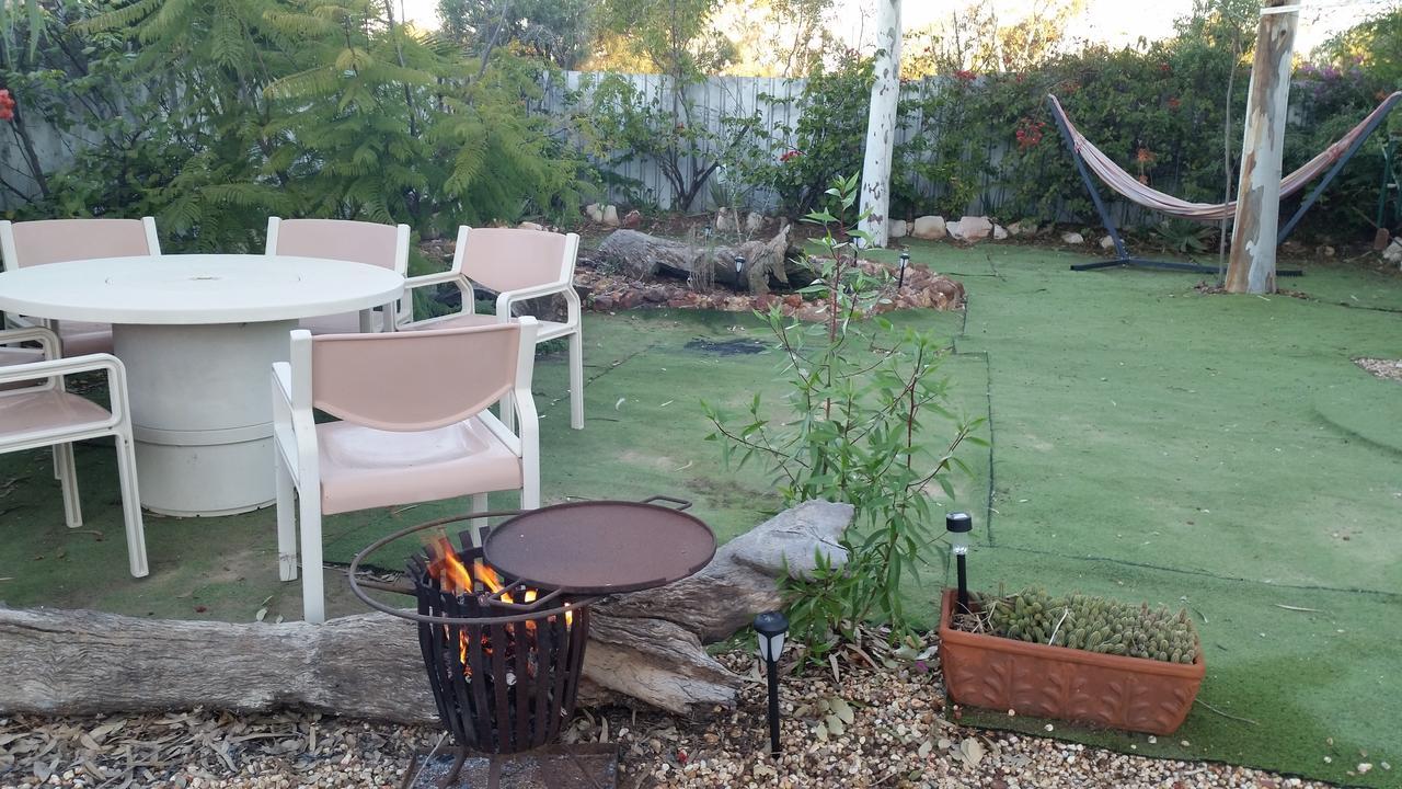 Sonja'S Bed And Breakfast Lightning Ridge Bagian luar foto