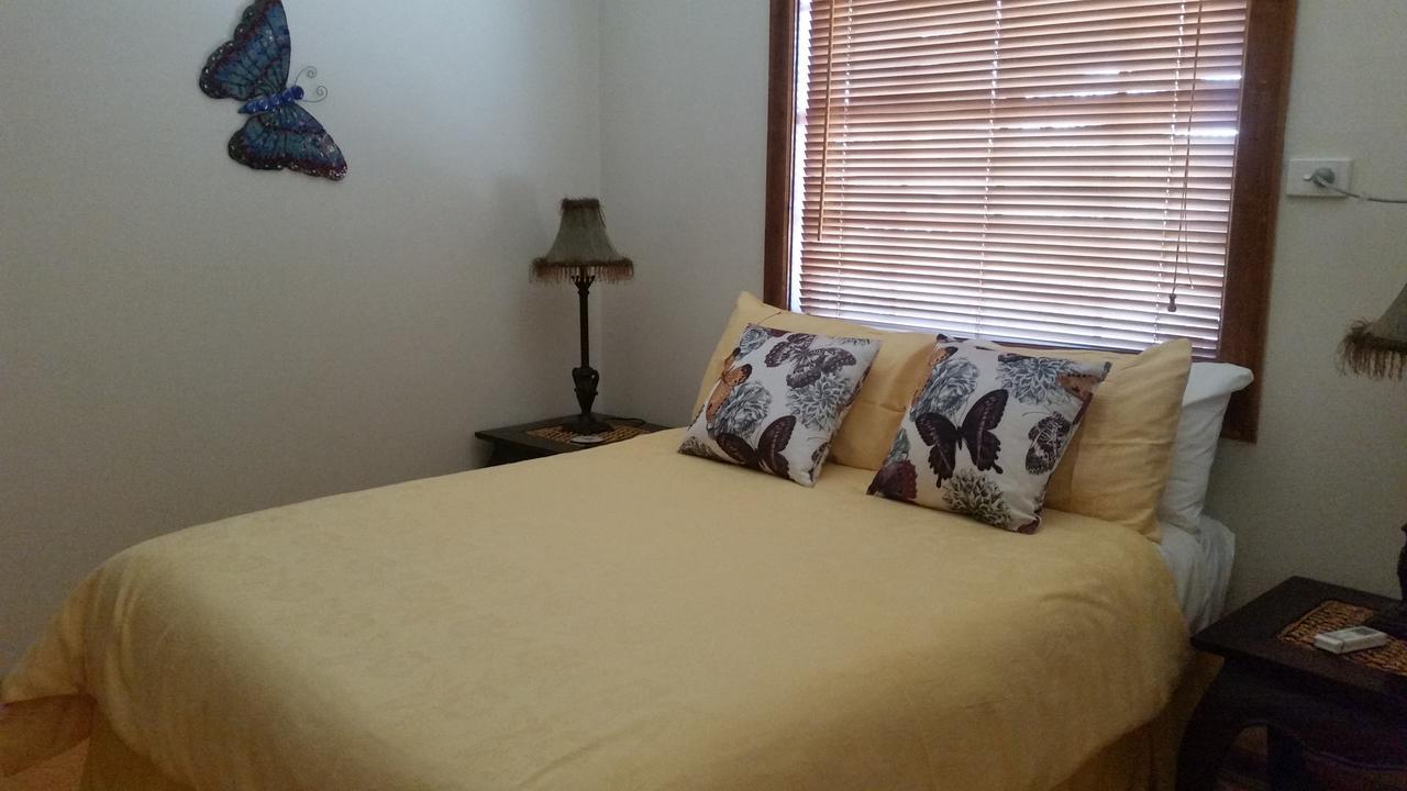Sonja'S Bed And Breakfast Lightning Ridge Bagian luar foto