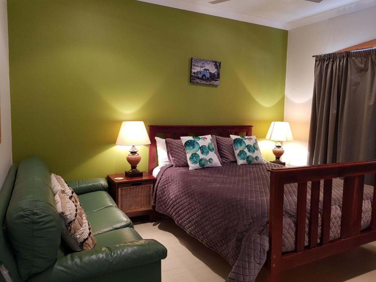 Sonja'S Bed And Breakfast Lightning Ridge Bagian luar foto